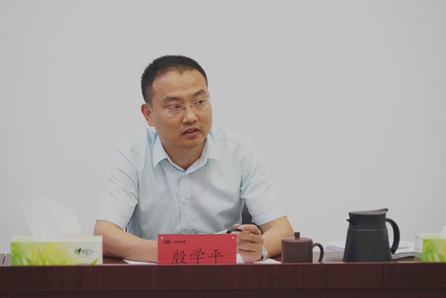 副總經(jīng)理、總經(jīng)濟(jì)師殷學(xué)平進(jìn)行總結(jié)發(fā)言.jpg