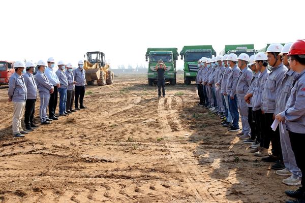 1588338569.jpg 1開(kāi)工動(dòng)員會(huì)現(xiàn)場(chǎng).JPG