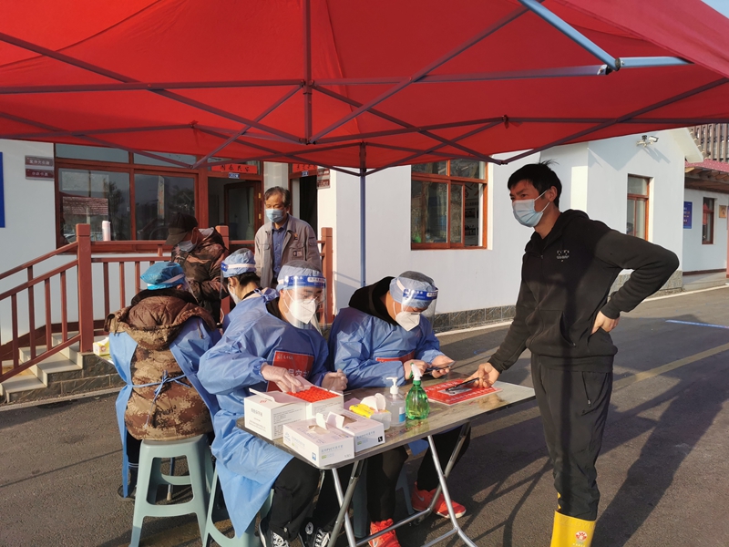 1648019041263042.jpg 重機公司志愿者服務地方疫情監(jiān)測1.jpg